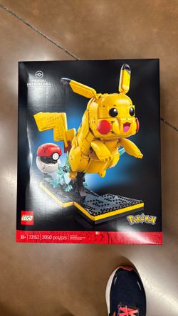 Pikachu poke ball Lego set