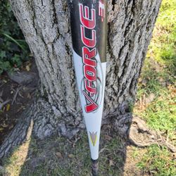 Large "BIG BARRELL " BBCOR BAT. ( SEE PICS) LOCATED IN GLENDORA.  SEE MY PAGE FOR OTHER BASEBALL EQUIPMENT FOR SALE "CHEAP "