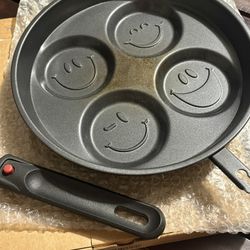 Smiley Face Pan and Batter Dispenser 