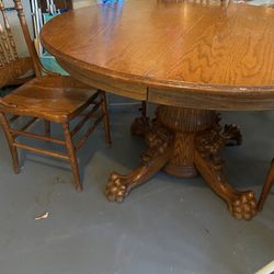Solid Oak Lions Paw Dining Table With Two Leafs