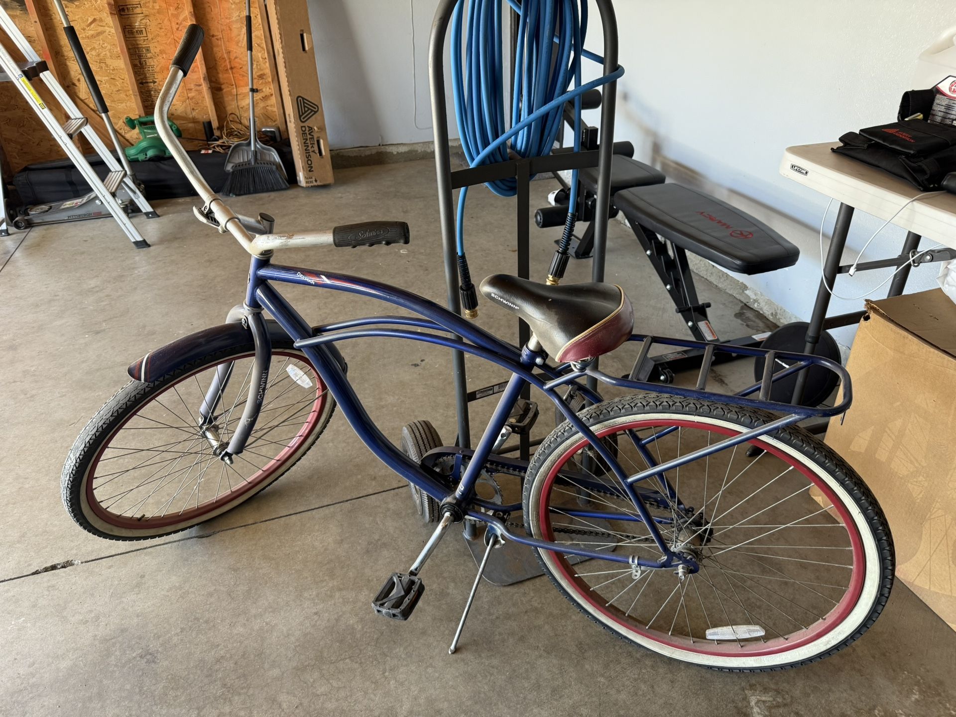 Schwinn Delmar Mens Cruiser Bike