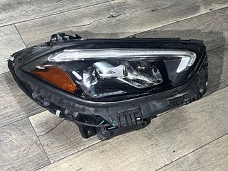 2022-2024 W206 C300 MERCEDES BENZ C-CLASS RIGHT PASSENGER SIDE HEADLIGHT DIGITAL LED GENUINE OEM IN GREAT CONDITION NO MODULES