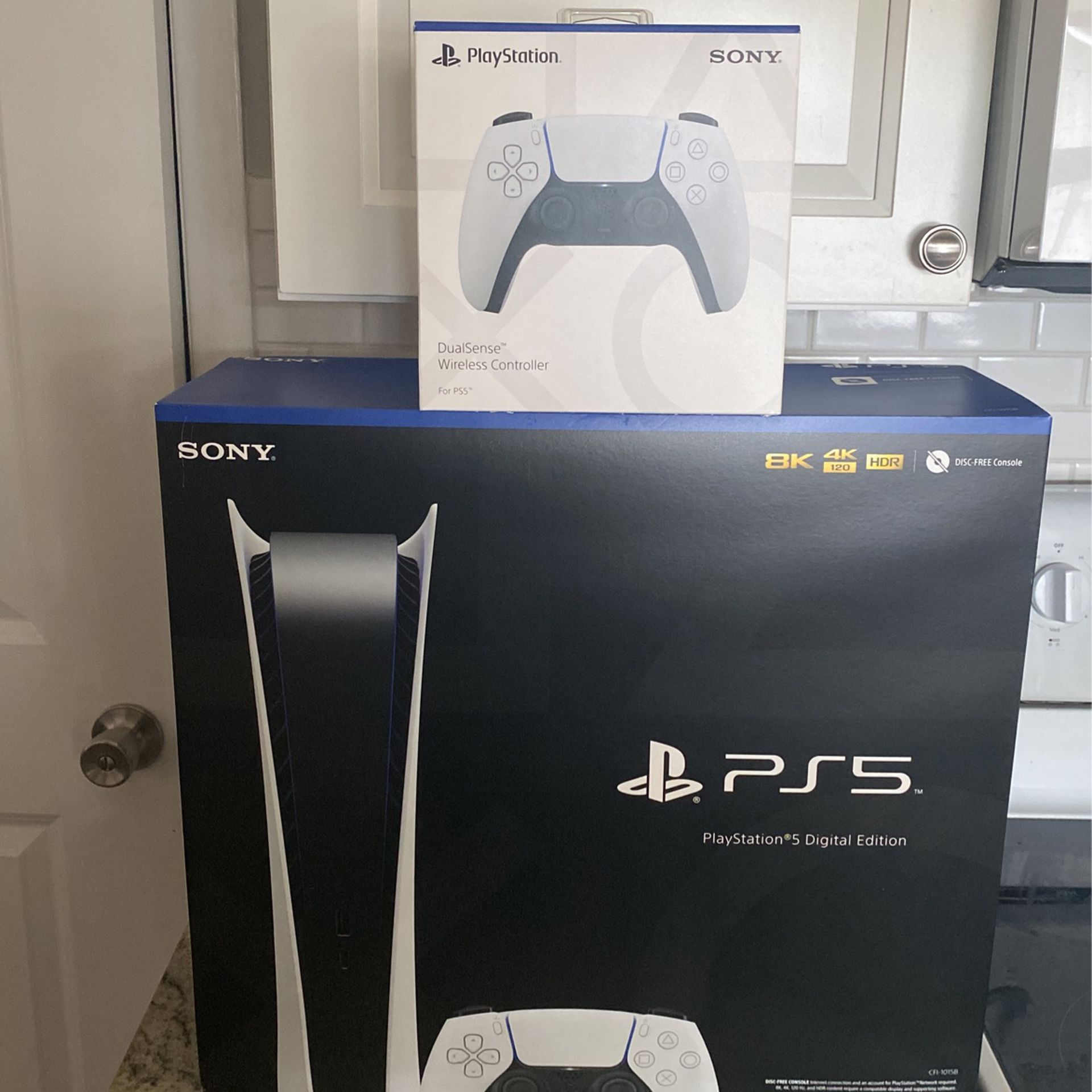 New pS5  Digital With Extra Remote 