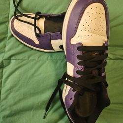 Nike Tennis Shoes Sz 8
