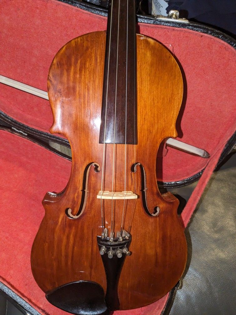 Old Vintage Violin 