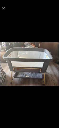 Like New Baby Bassinet 