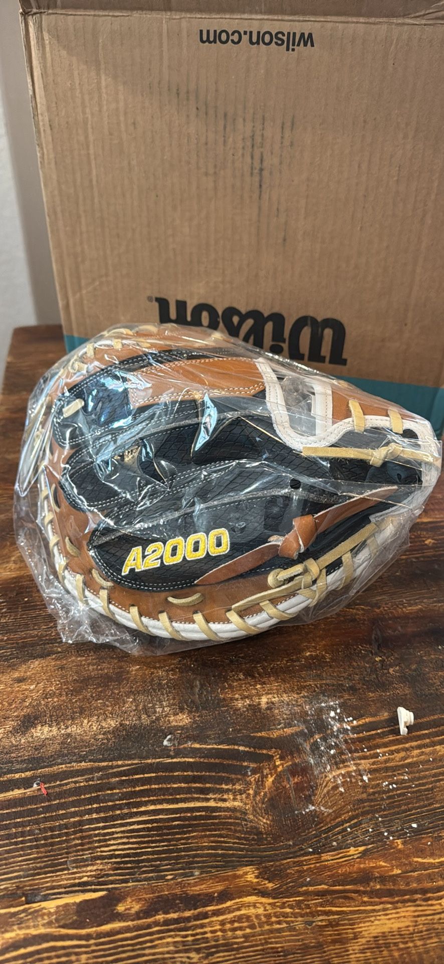 NEW A2000 Wilson 33.5” Catcher’s Mitt / Glove