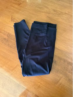 black athletic leggings
