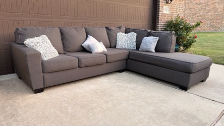 Beautiful Dark Gray Sectional. Very good condition! Clean, Comfortable and Sturdy!