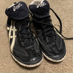 Oasics Wrestling Shoes Size 7 1/2
