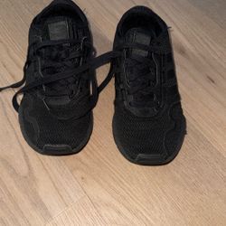 Black Adidas Size 5