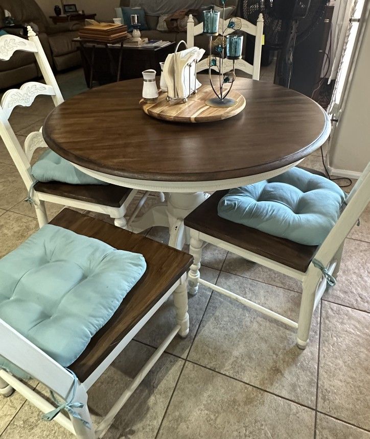 Custom Round Table And Chairs