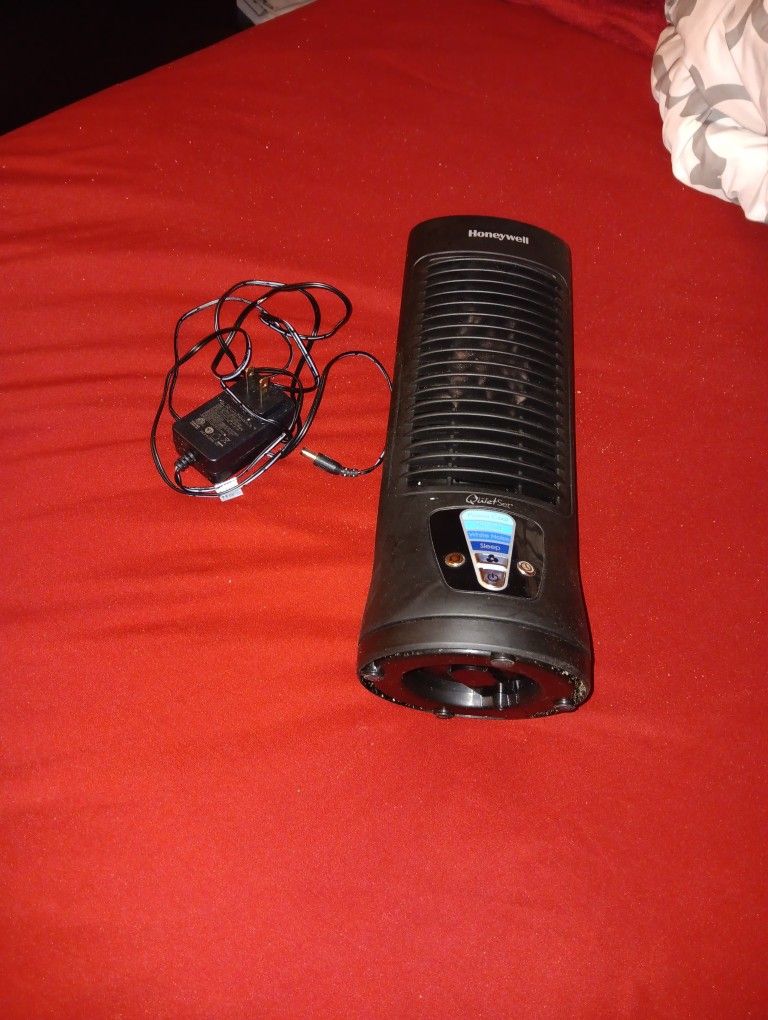 Private Honeywell Personal Fan