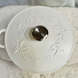 Le Creuset Holly Soup Pot 4.5 Qt