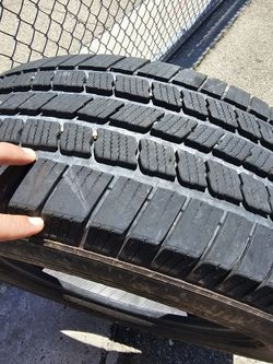 1 MICHELIN DEFENDER LT275/65R20