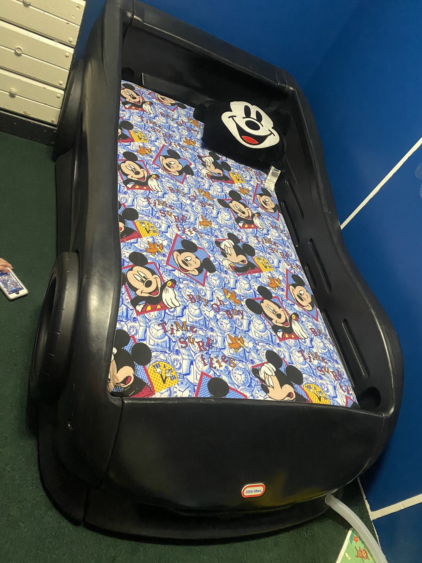 🚘🚘$$240-(firm price) gently used Twin size play car bed (gently used) FRAME ONLY MATTRESS NOT INCLUDED!!! Colorful wood frame (has car designs) is i
