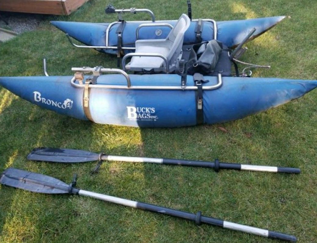 Bucks bags pontoon boat