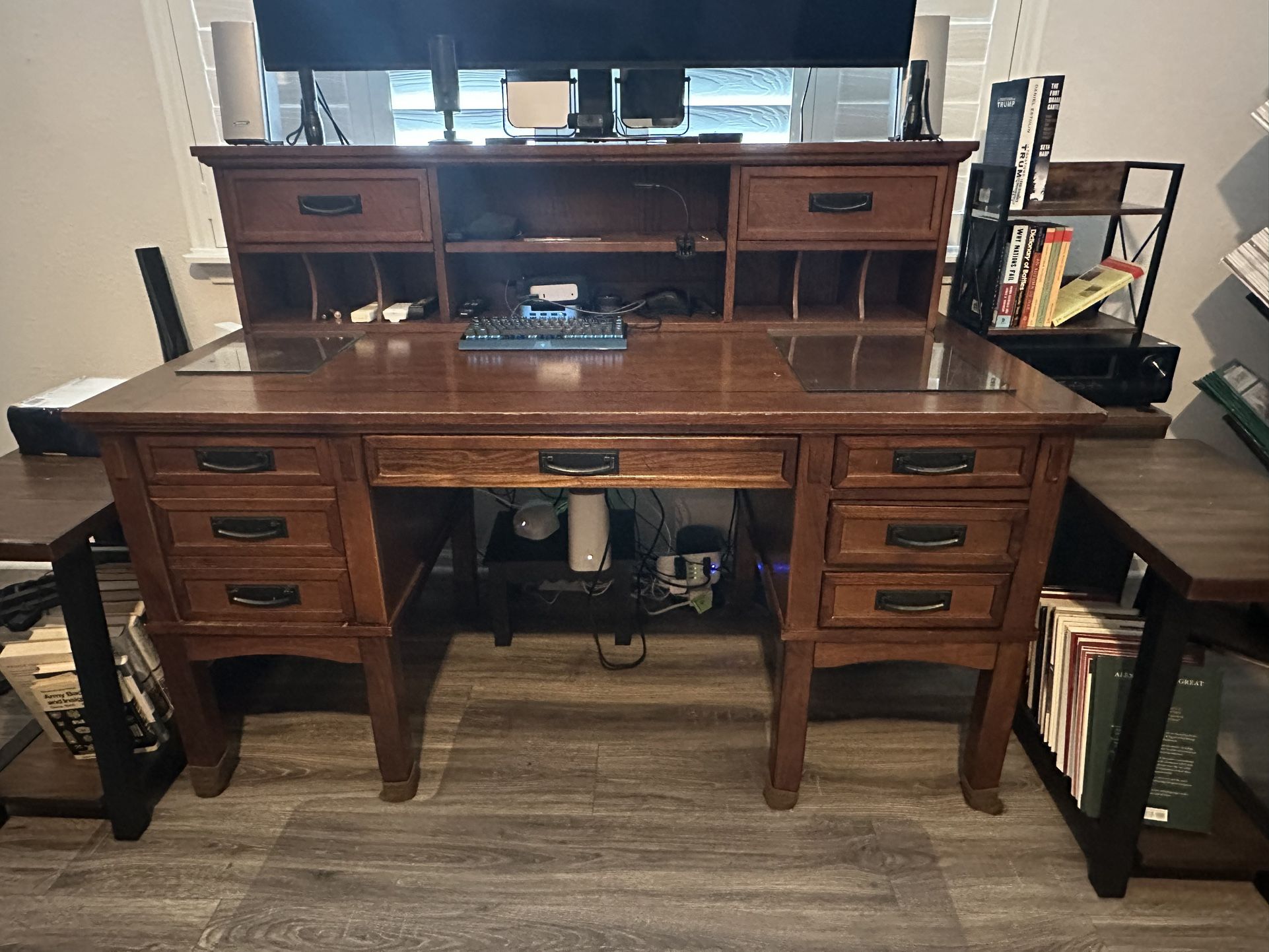 Desk With Hutch