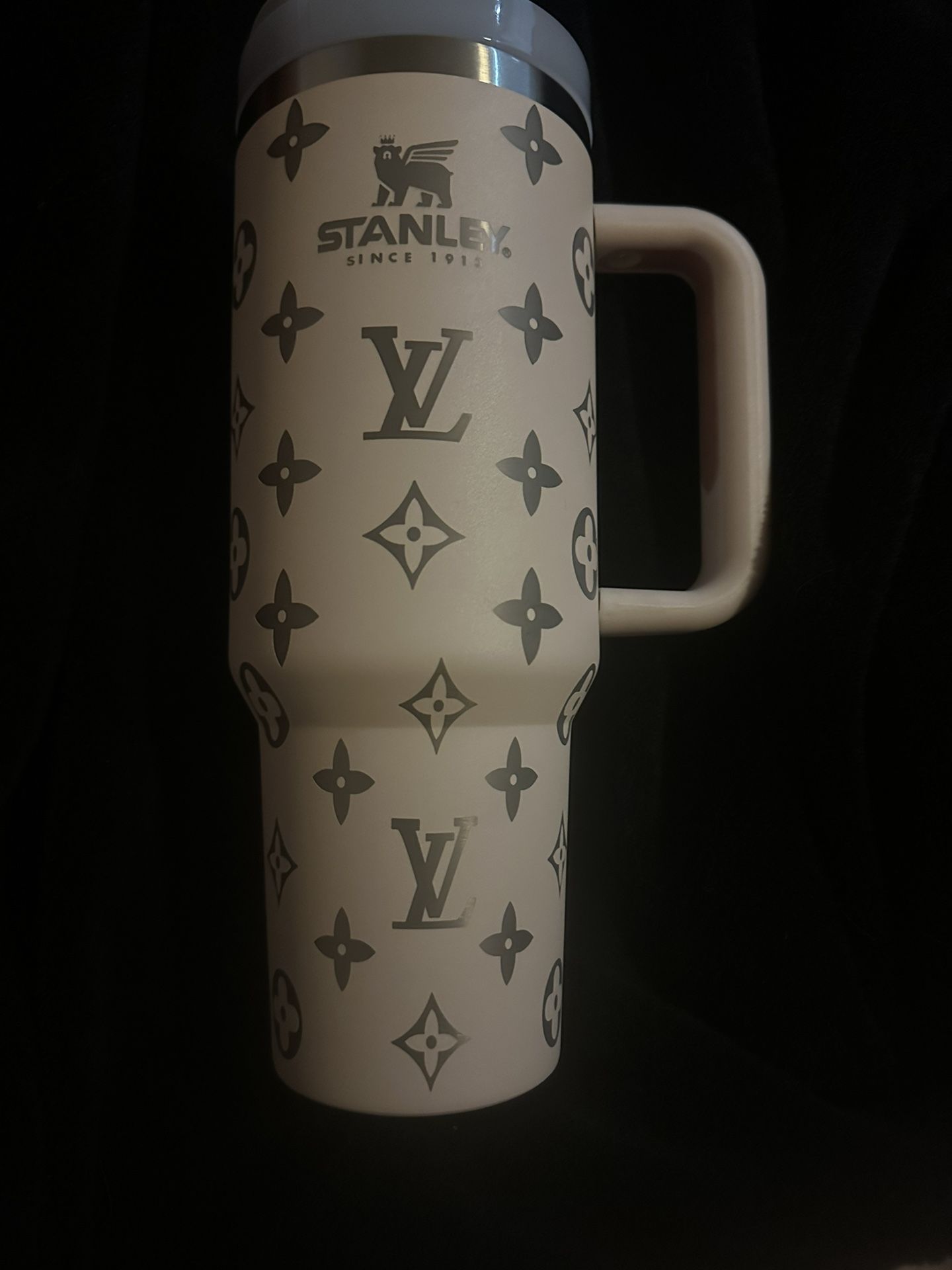 Designer tumbler 40 oz handle straw lid LV For Funzie