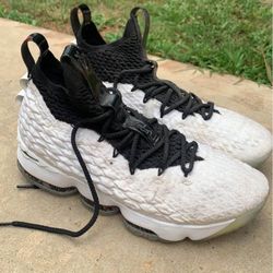 LeBron 15 Graffiti 