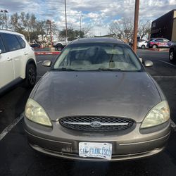 2003 Ford Taurus