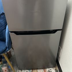Mini fridge