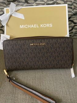 Brand new large Michael Kors wallet