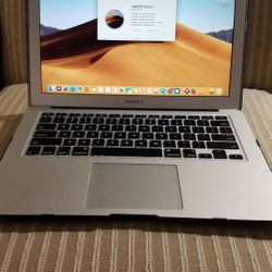Macbook Air - MacOS Big Sur $250