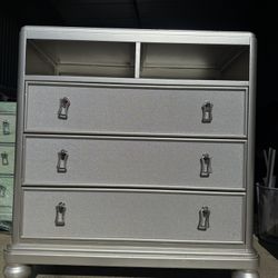 3 Drawer Dresser Diva Collection 