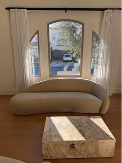 REYNA RIGHT-ARM ASYMMETRICAL SOFA