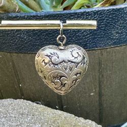 ❤️ Various vintage heart pendants and lockets for Valentine’s Day!