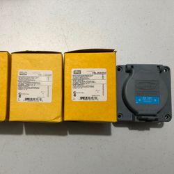 3-Hubble 30Amp 250Volt Safety Shroud Twist Lock 2Pole 3Wire Watertight 