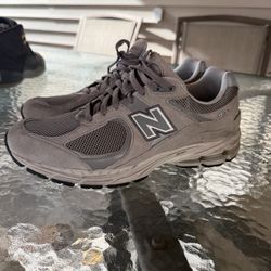 New Balance 2002R