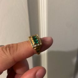Emerald And Dimond Ring