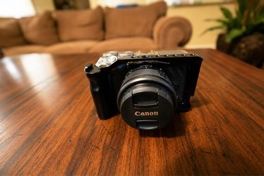 Canon EOS M6 Mark II Camera Bundle + Lens & Accessories