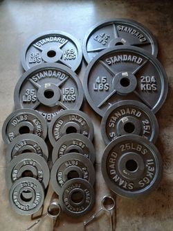 300 lb Olympic weight set