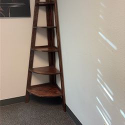 Corner wall shelf