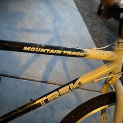 NEWER TREK MOUNTAIN TRACK 830 26” 