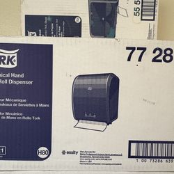 Mechanical Hand Towel Roll Dispenser 