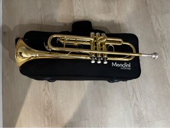 Mendini By Cecilio  Standard  Trumpet with Case .