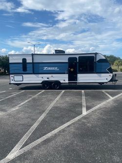 New leftover 2025 Crossroads Zinger 259FL