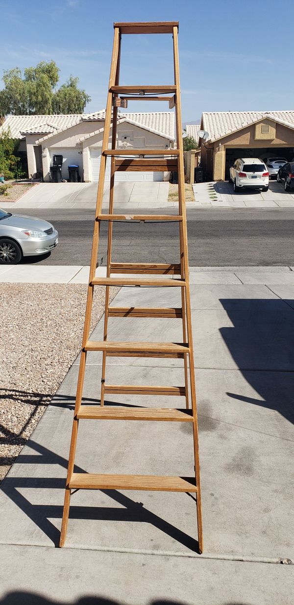 Keller Model W28 Type II 8' Commercial Wooden Ladder for Sale in Las