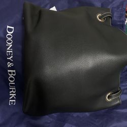 Dooney & Bourke Bag