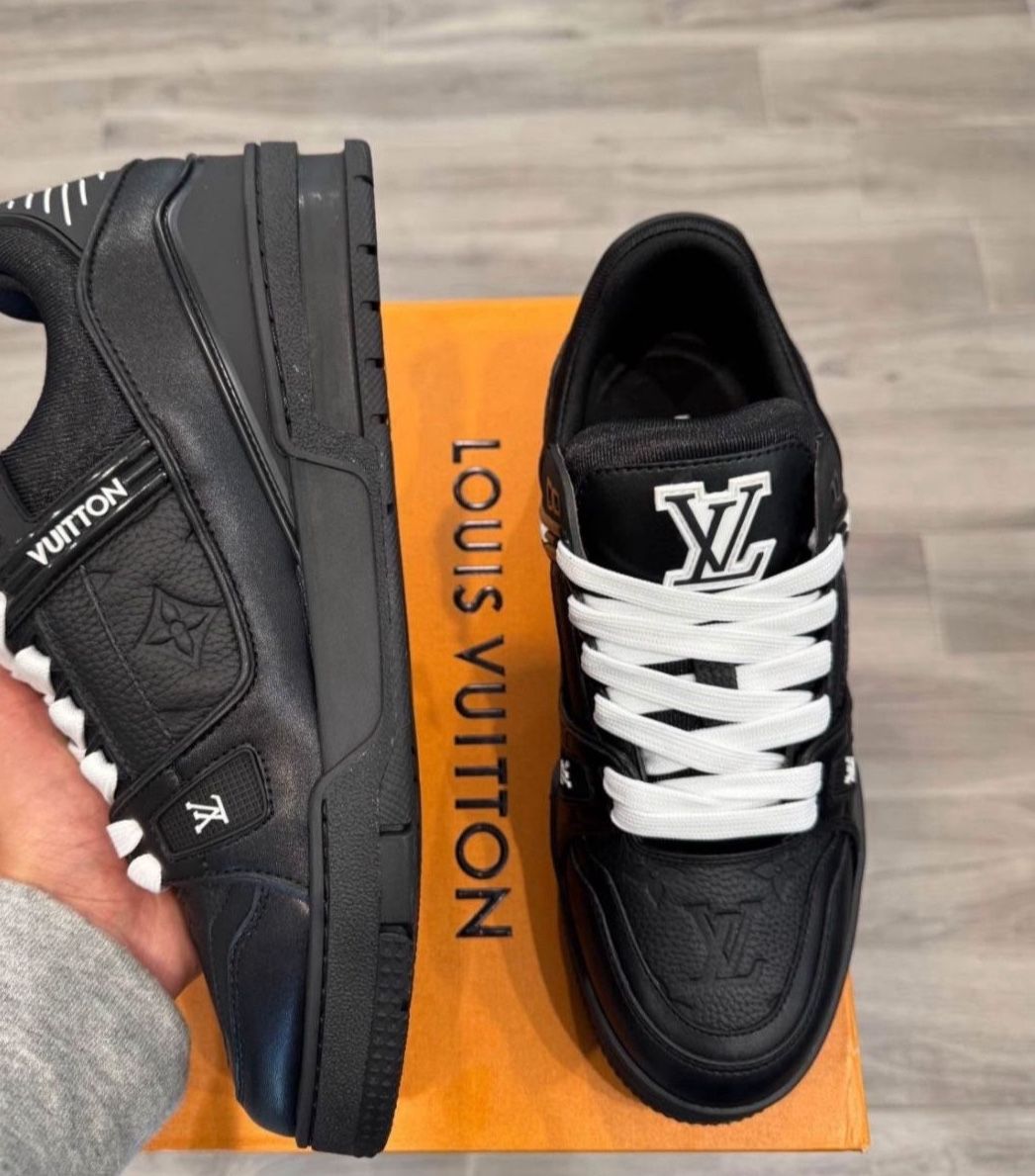 Louis Vuitton Sneakers