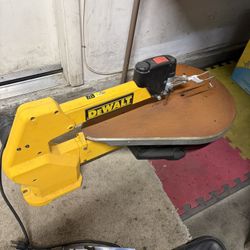 Variable-speed Scroll Saw