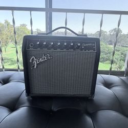 Fender Frontman 20G Guitar Combo Amplifier - Black Bundle with Cable