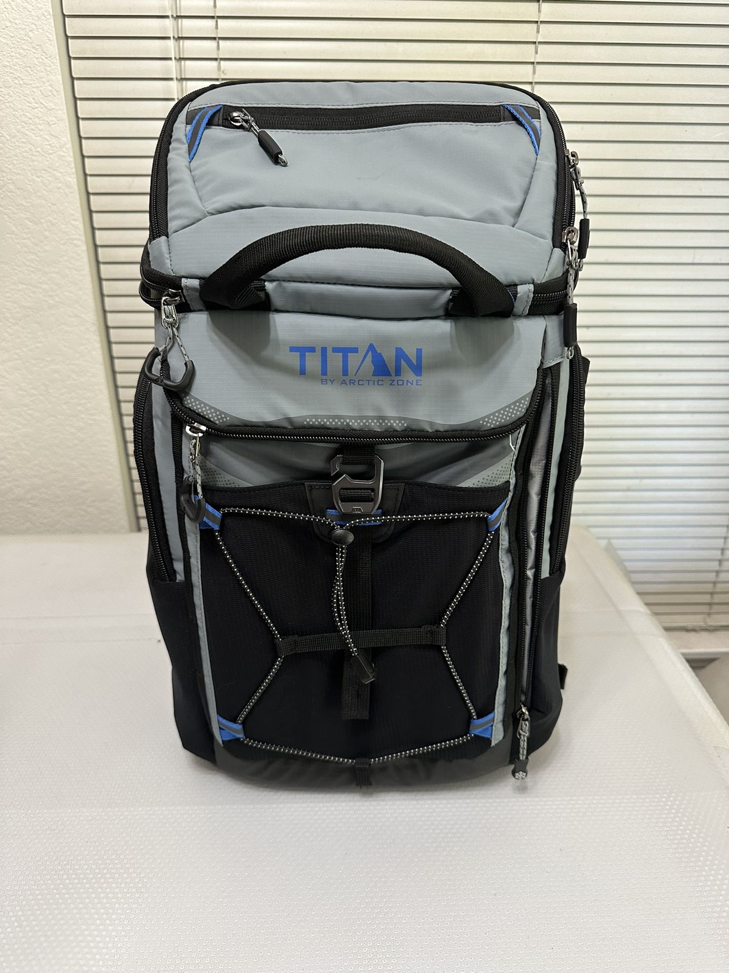 Titan 26 Can Deep Freeze Ultra Backpack Cooler Ice Bag Food/Drinks, Gray/Blue