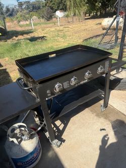 36” Blackstone 4-Burner Griddle w/ Propane Tank