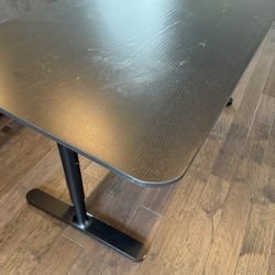 Black ilea table