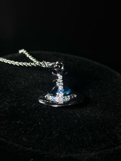 Vivienne Westwood 3D Orb Necklace 🪐